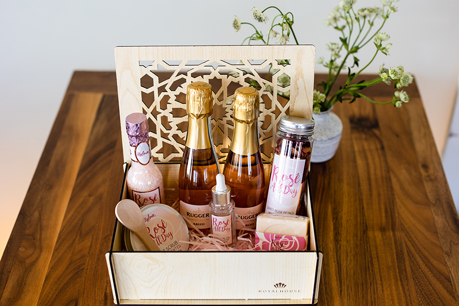 in-room spa enhancements - rose all day in a box