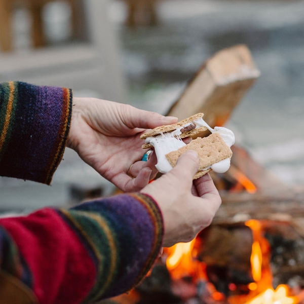 smores campfire